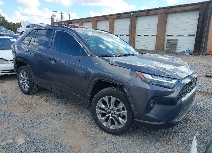 2022 Toyota Rav4 XLE PREMIUM (VIN 2T3C1RFV5NC197740) main photo