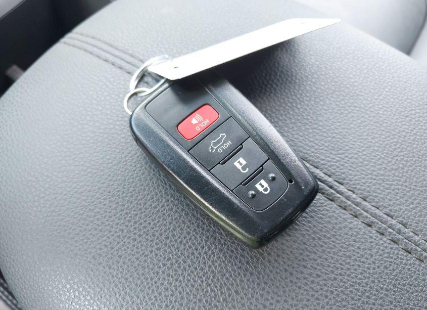 Photo 11 of 2022 Toyota Rav4 XLE PREMIUM (VIN 2T3C1RFV5NC197740)