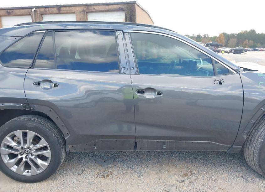 Photo 13 of 2022 Toyota Rav4 XLE PREMIUM (VIN 2T3C1RFV5NC197740)