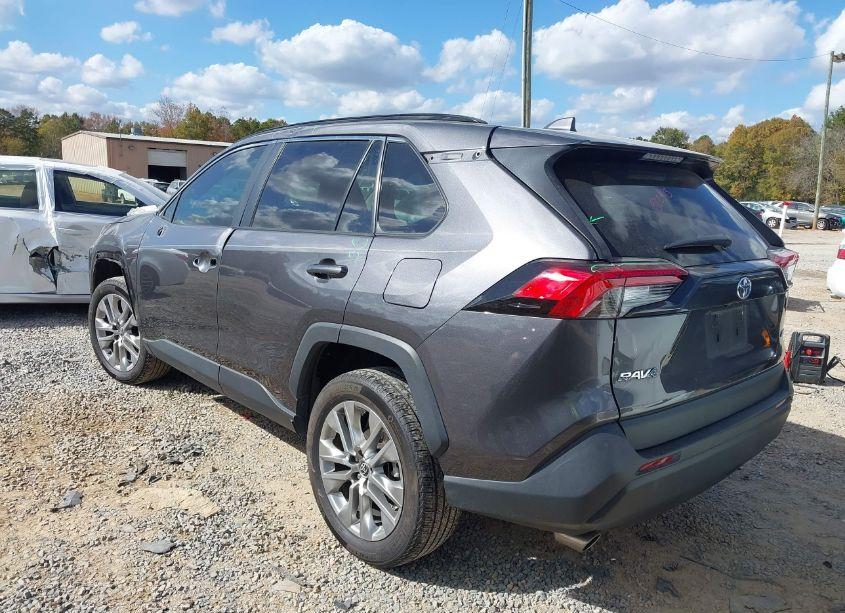 Photo 3 of 2022 Toyota Rav4 XLE PREMIUM (VIN 2T3C1RFV5NC197740)