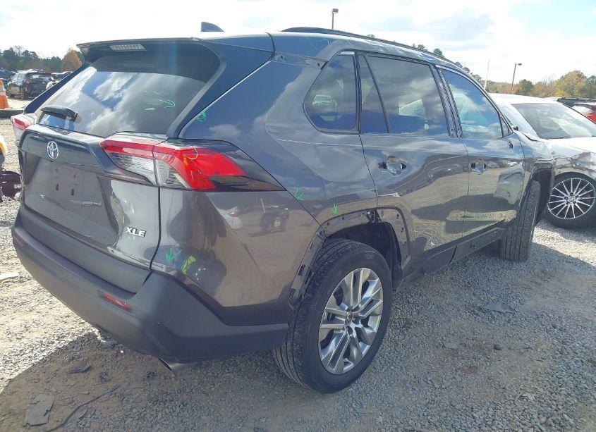 Photo 4 of 2022 Toyota Rav4 XLE PREMIUM (VIN 2T3C1RFV5NC197740)