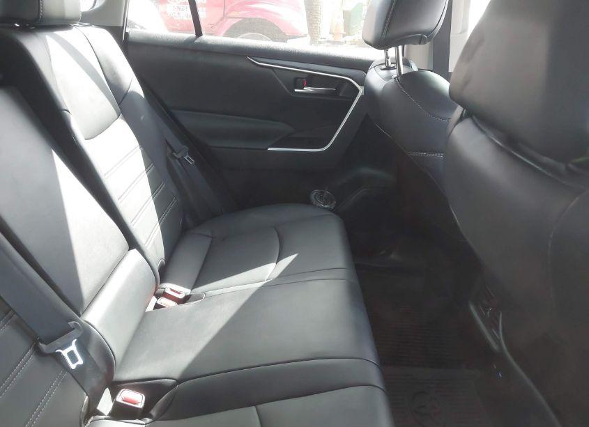 Photo 8 of 2022 Toyota Rav4 XLE PREMIUM (VIN 2T3C1RFV5NC197740)