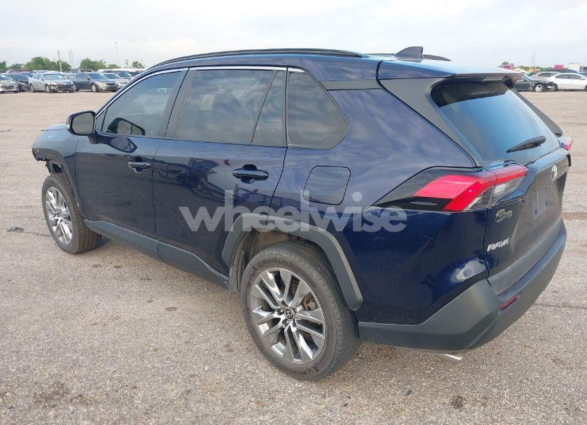 Photo 3 of 2022 Toyota Rav4 XLE PREMIUM (VIN 2T3C1RFV5NW211019)