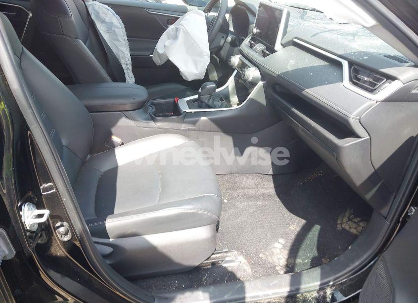 Photo 5 of 2024 Toyota Rav4 XLE PREMIUM (VIN 2T3C1RFV5RC273009)