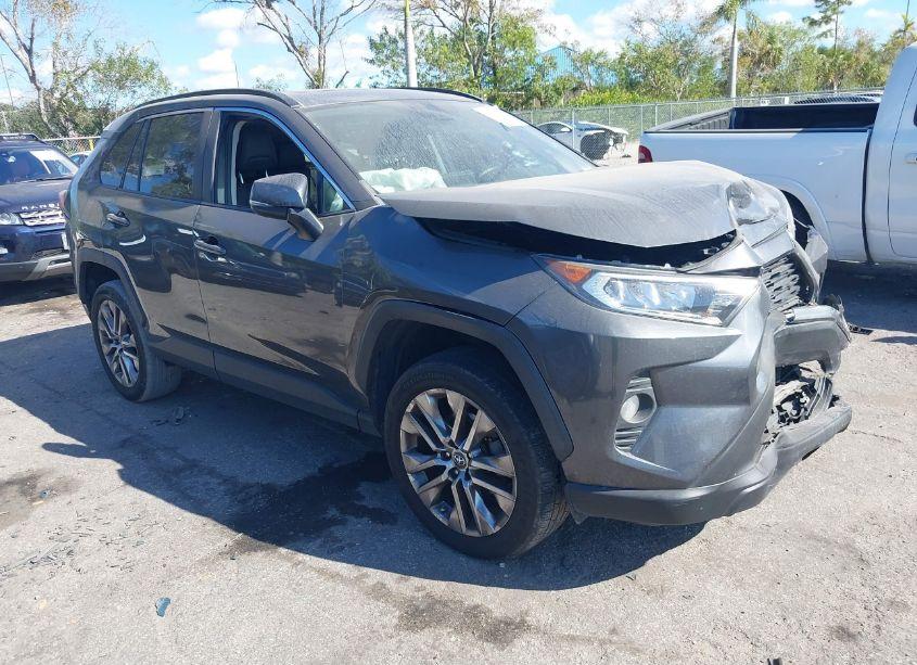 2019 Toyota Rav4 XLE PREMIUM (VIN 2T3C1RFV6KC015961) main photo