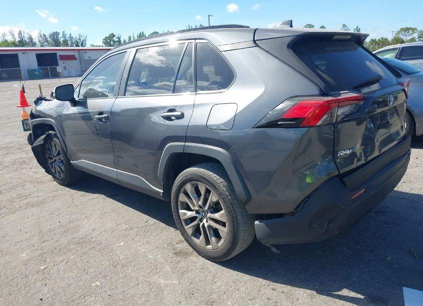 Photo 3 of 2019 Toyota Rav4 XLE PREMIUM (VIN 2T3C1RFV6KC015961)