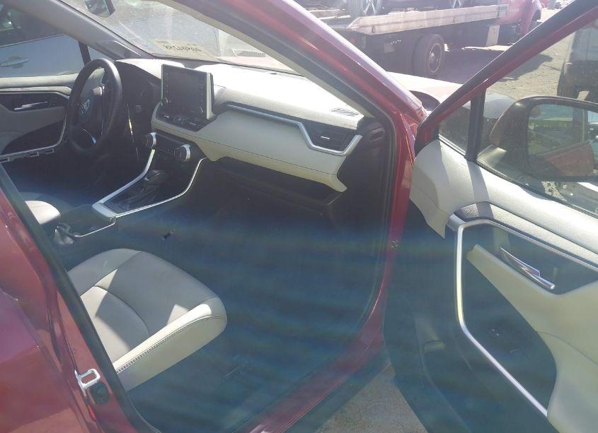 Photo 5 of 2019 Toyota Rav4 XLE PREMIUM (VIN 2T3C1RFV6KW045458)