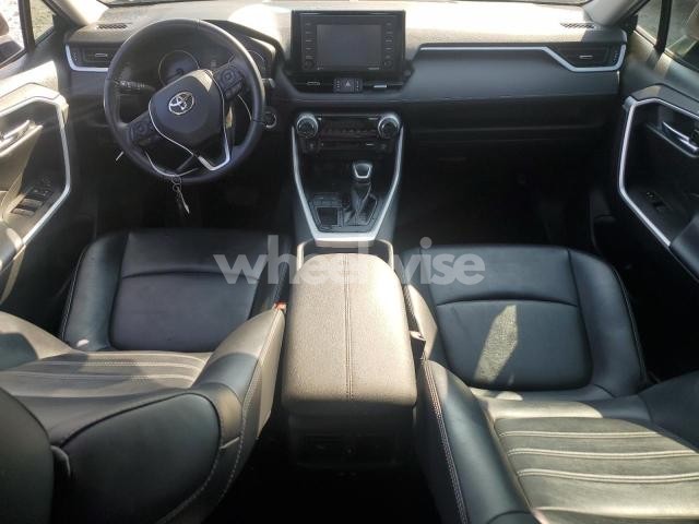 Photo 2 of 2020 TOYOTA RAV4 XLE PREMIUM (VIN 2T3C1RFV6LC063588)