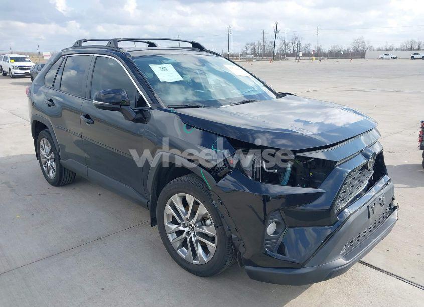 2021 Toyota Rav4 XLE PREMIUM (VIN 2T3C1RFV6MC127050) main photo