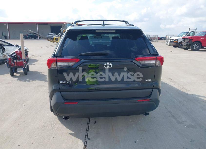 Photo 16 of 2021 Toyota Rav4 XLE PREMIUM (VIN 2T3C1RFV6MC127050)