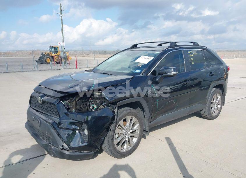 Photo 2 of 2021 Toyota Rav4 XLE PREMIUM (VIN 2T3C1RFV6MC127050)