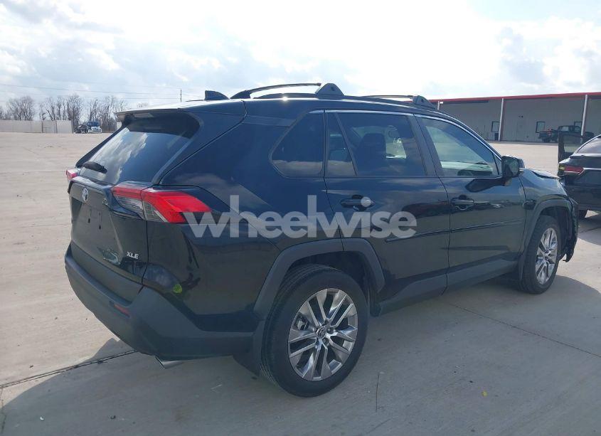 Photo 4 of 2021 Toyota Rav4 XLE PREMIUM (VIN 2T3C1RFV6MC127050)