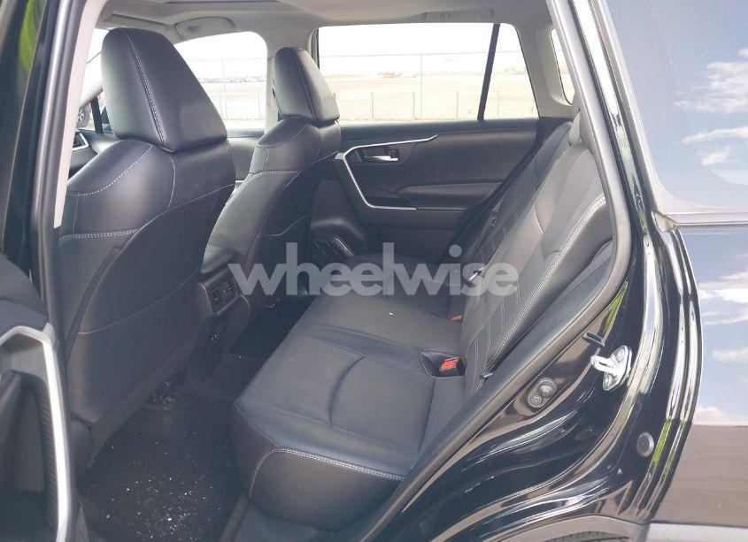 Photo 8 of 2021 Toyota Rav4 XLE PREMIUM (VIN 2T3C1RFV6MC127050)