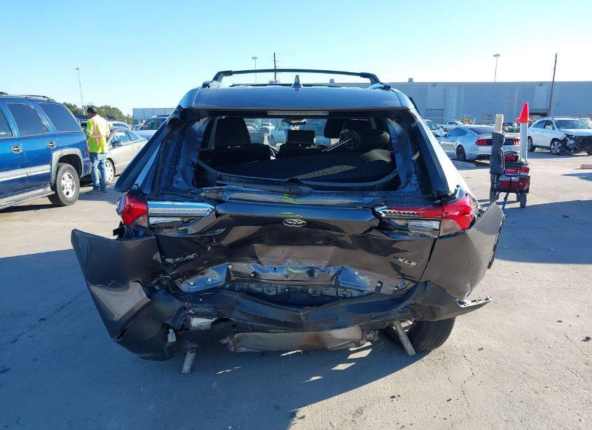 Photo 16 of 2021 Toyota Rav4 XLE PREMIUM (VIN 2T3C1RFV6MC167919)