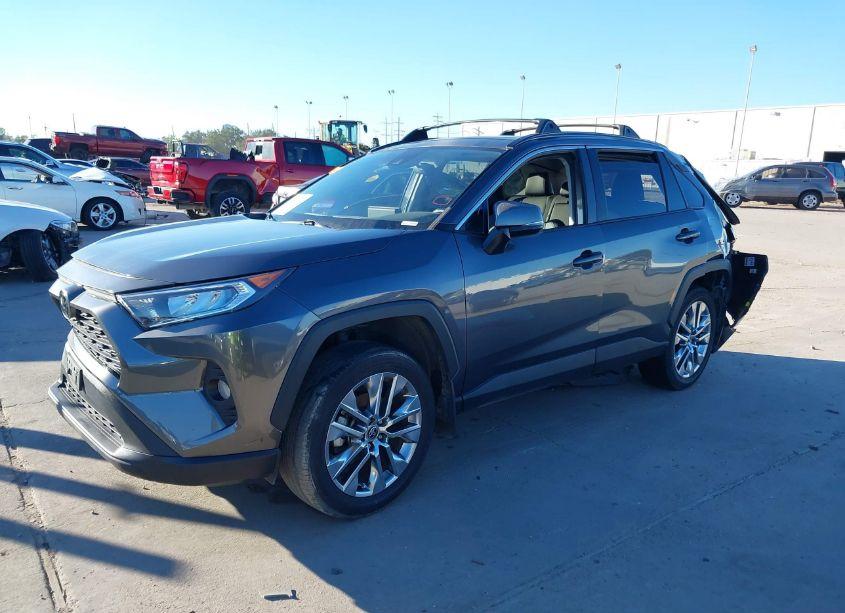 Photo 2 of 2021 Toyota Rav4 XLE PREMIUM (VIN 2T3C1RFV6MC167919)