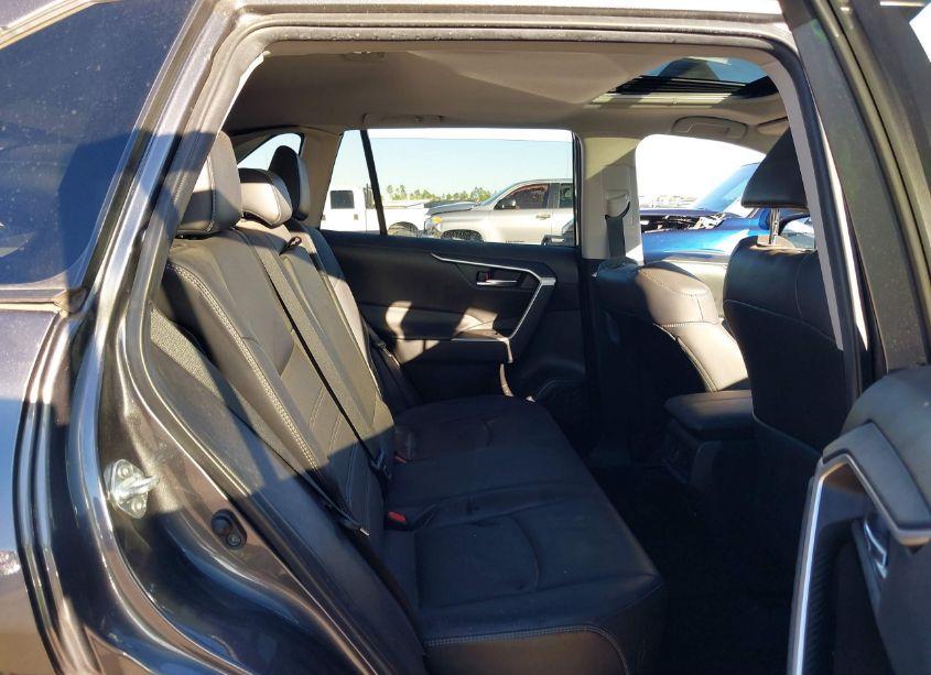 Photo 8 of 2021 Toyota Rav4 XLE PREMIUM (VIN 2T3C1RFV6MC167919)