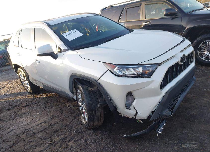 2021 Toyota Rav4 XLE PREMIUM (VIN 2T3C1RFV6MW146874) main photo