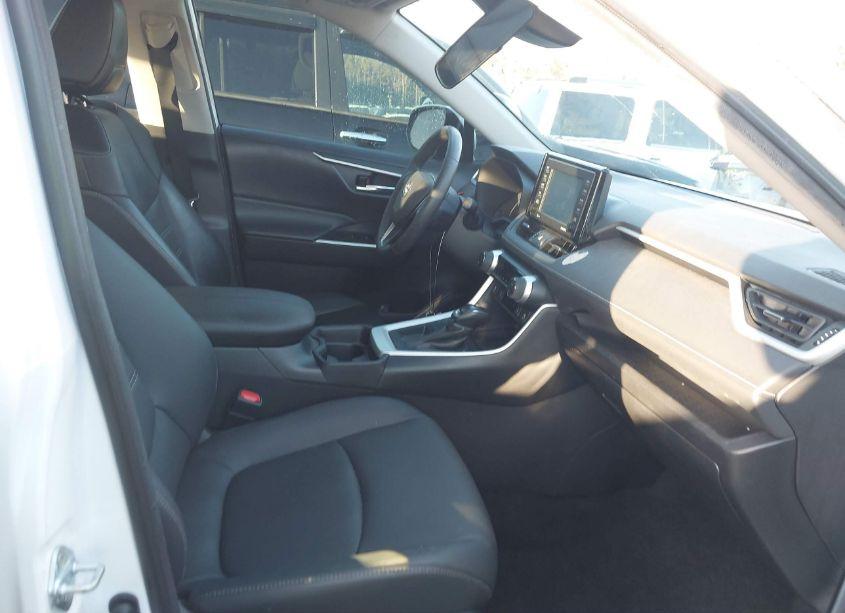 Photo 5 of 2021 Toyota Rav4 XLE PREMIUM (VIN 2T3C1RFV6MW146874)