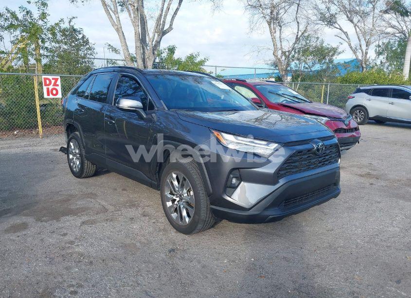 2023 Toyota Rav4 XLE PREMIUM (VIN 2T3C1RFV6PC232160) main photo