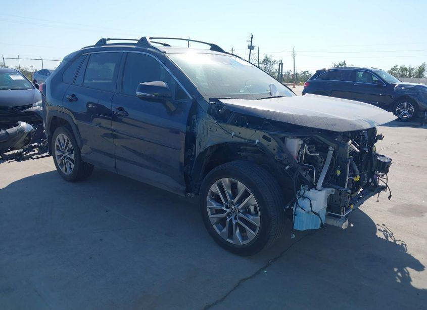 2023 Toyota Rav4 XLE PREMIUM (VIN 2T3C1RFV6PW266338) main photo
