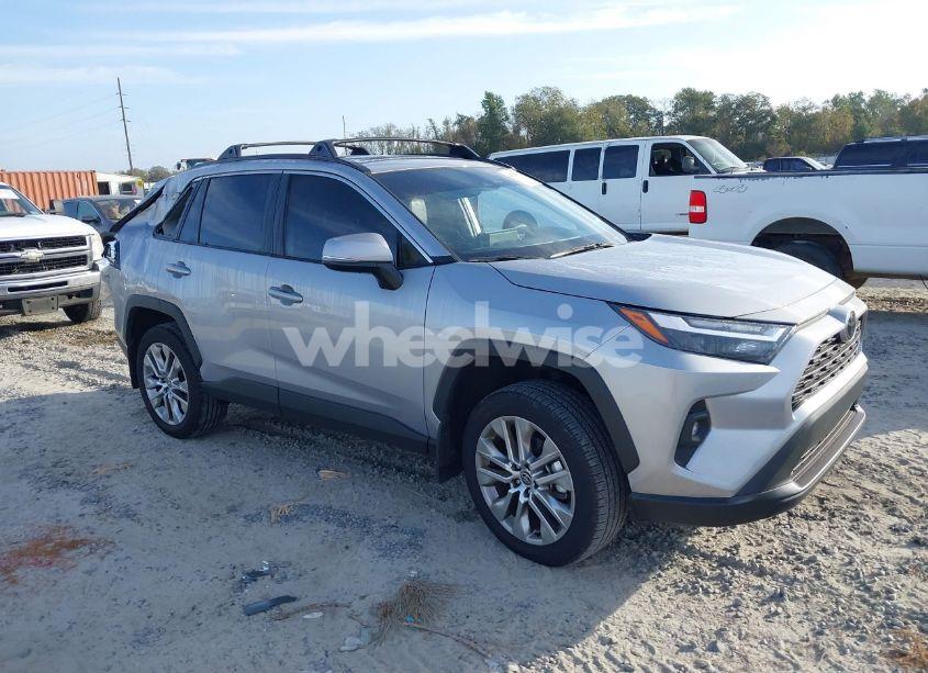 2024 Toyota Rav4 XLE PREMIUM (VIN 2T3C1RFV6RC261273) main photo