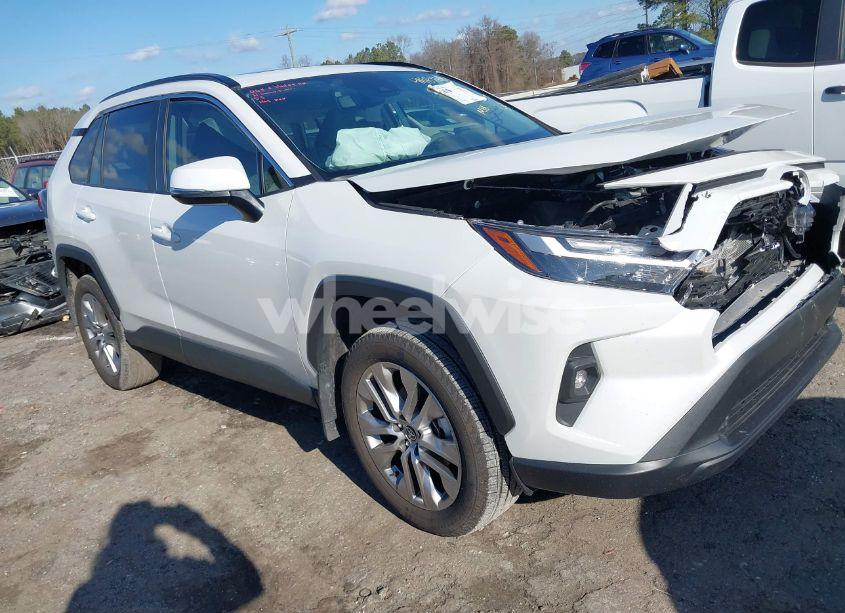 2024 Toyota Rav4 XLE PREMIUM (VIN 2T3C1RFV6RW323480) main photo