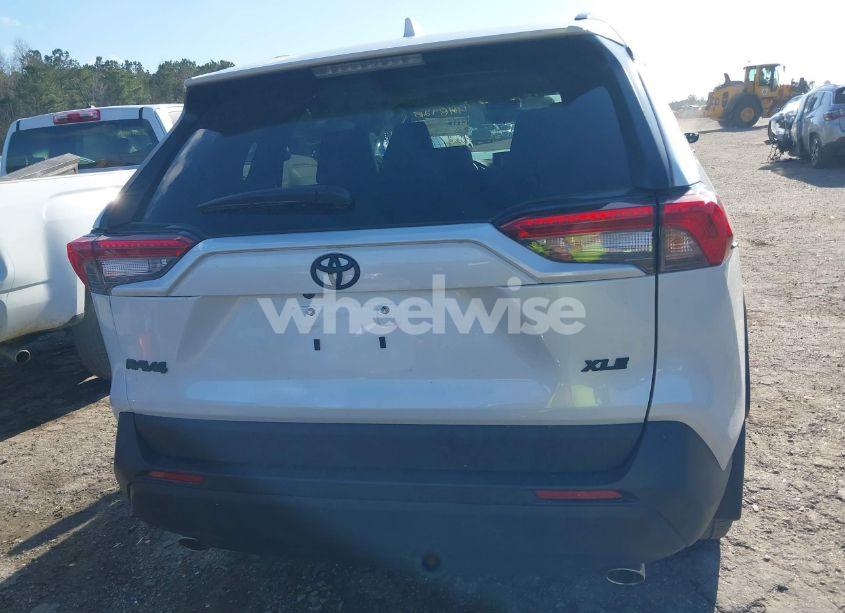 Photo 17 of 2024 Toyota Rav4 XLE PREMIUM (VIN 2T3C1RFV6RW323480)