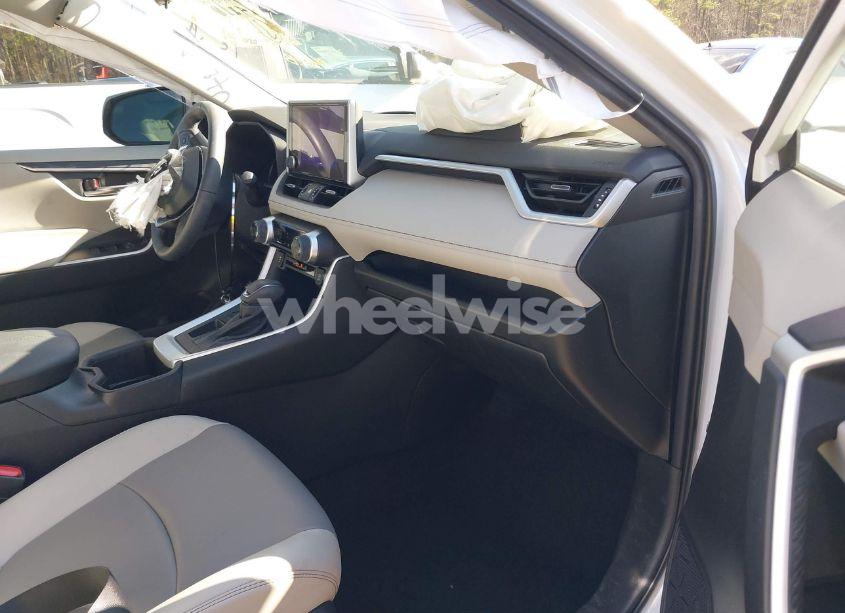 Photo 5 of 2024 Toyota Rav4 XLE PREMIUM (VIN 2T3C1RFV6RW323480)