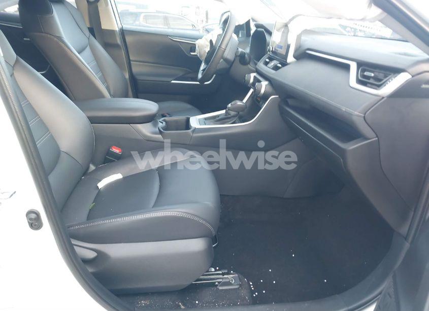 Photo 5 of 2024 Toyota Rav4 XLE PREMIUM (VIN 2T3C1RFV6RW354082)