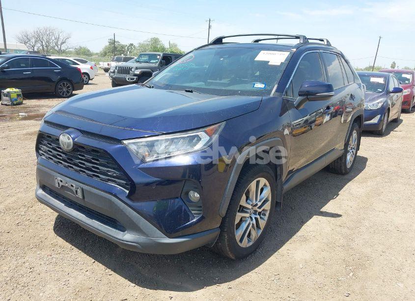 Photo 2 of 2019 Toyota Rav4 XLE PREMIUM (VIN 2T3C1RFV7KW031438)