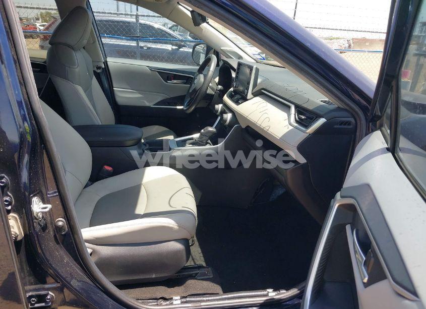 Photo 5 of 2019 Toyota Rav4 XLE PREMIUM (VIN 2T3C1RFV7KW031438)