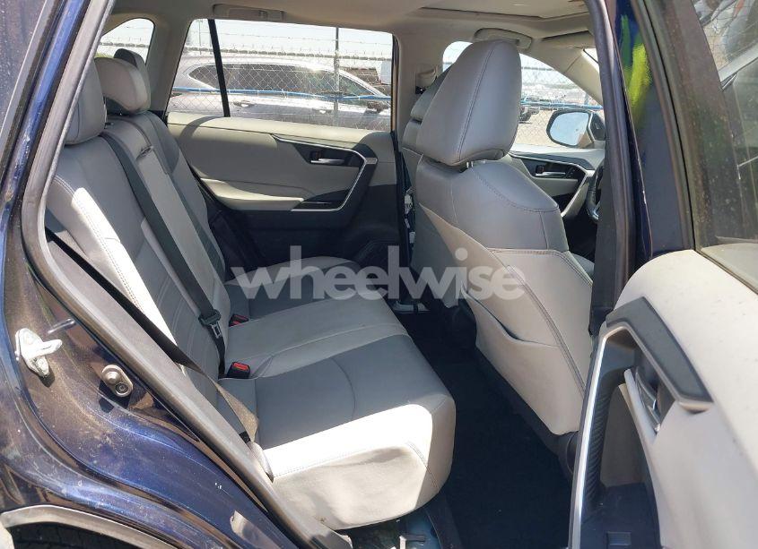 Photo 8 of 2019 Toyota Rav4 XLE PREMIUM (VIN 2T3C1RFV7KW031438)