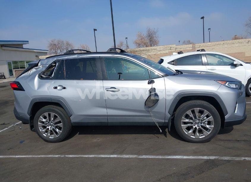 Photo 13 of 2021 Toyota Rav4 XLE PREMIUM (VIN 2T3C1RFV7MC138302)