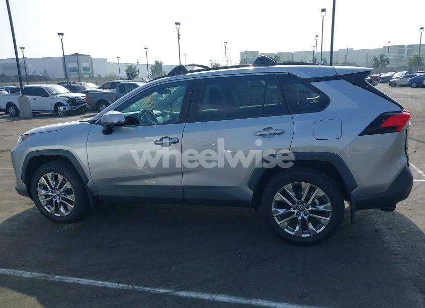 Photo 14 of 2021 Toyota Rav4 XLE PREMIUM (VIN 2T3C1RFV7MC138302)