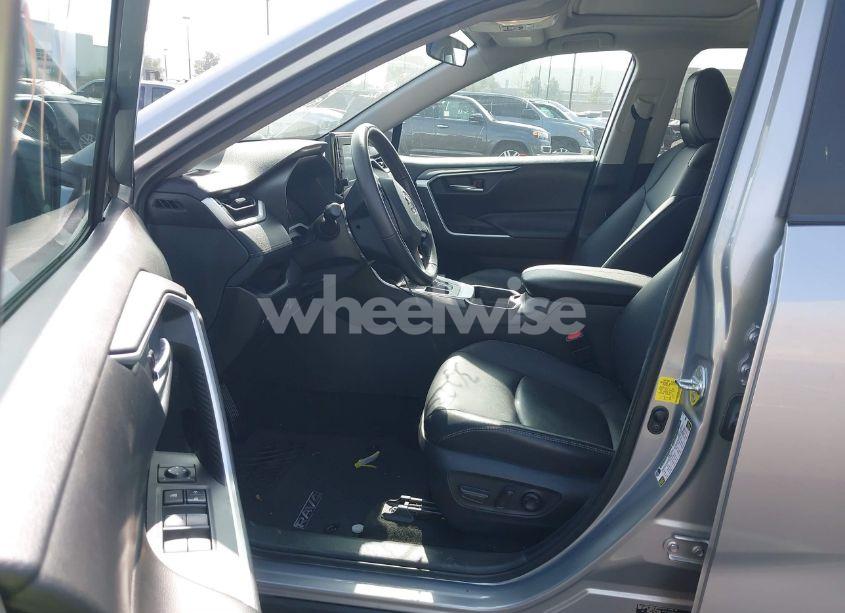 Photo 5 of 2021 Toyota Rav4 XLE PREMIUM (VIN 2T3C1RFV7MC138302)