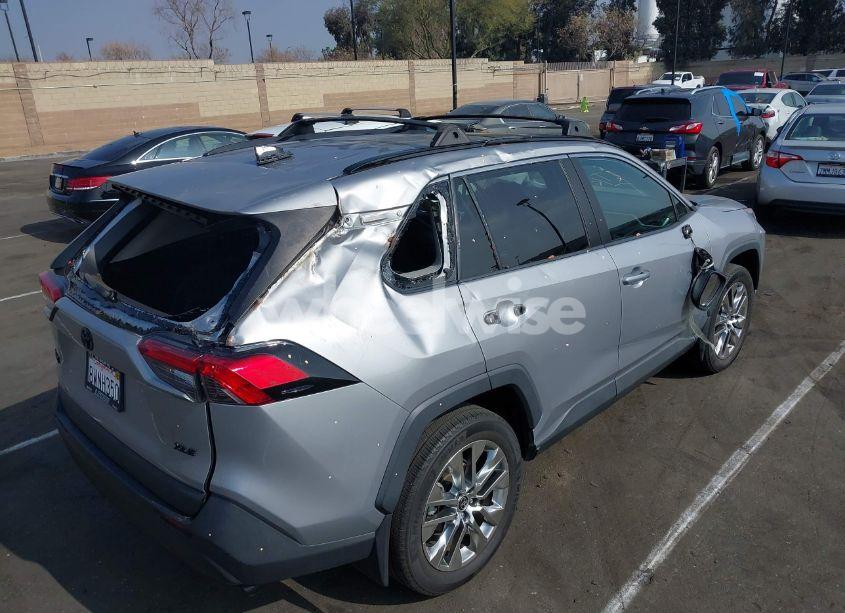 Photo 6 of 2021 Toyota Rav4 XLE PREMIUM (VIN 2T3C1RFV7MC138302)