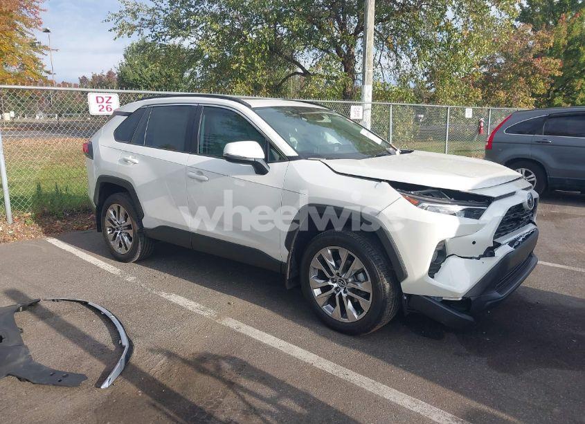 2021 Toyota Rav4 XLE PREMIUM (VIN 2T3C1RFV7MW120560) main photo