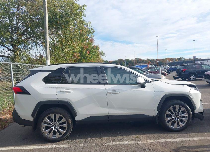 Photo 13 of 2021 Toyota Rav4 XLE PREMIUM (VIN 2T3C1RFV7MW120560)