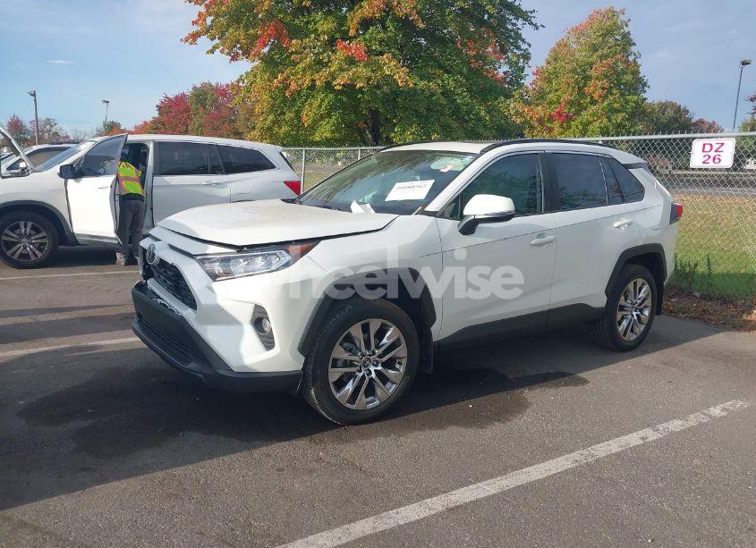 Photo 2 of 2021 Toyota Rav4 XLE PREMIUM (VIN 2T3C1RFV7MW120560)