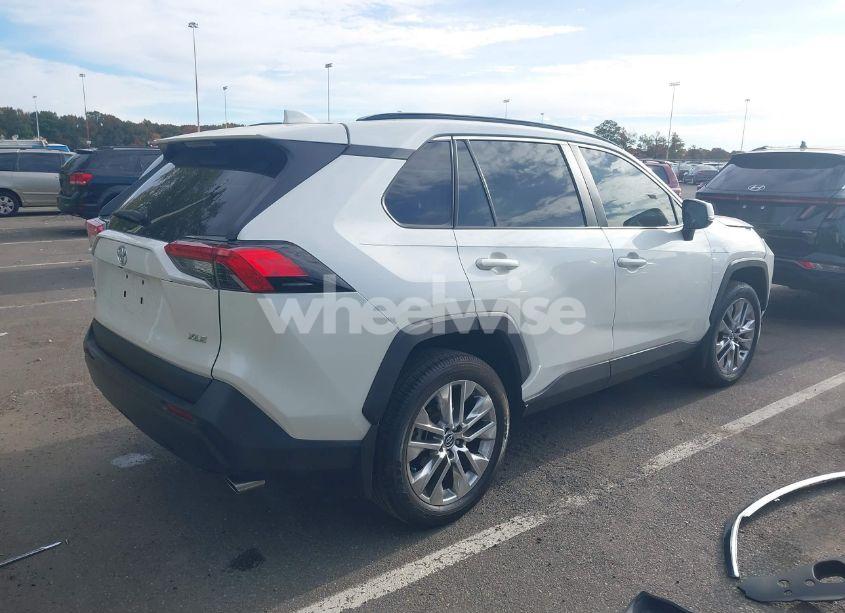 Photo 4 of 2021 Toyota Rav4 XLE PREMIUM (VIN 2T3C1RFV7MW120560)