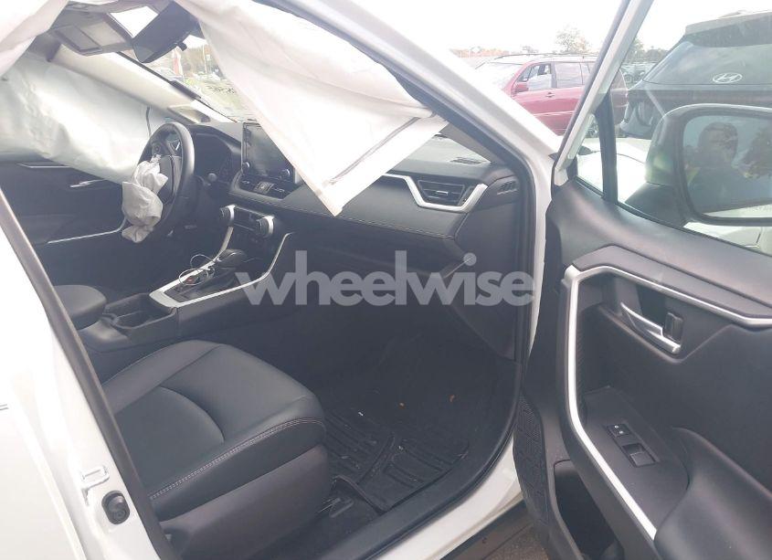 Photo 5 of 2021 Toyota Rav4 XLE PREMIUM (VIN 2T3C1RFV7MW120560)