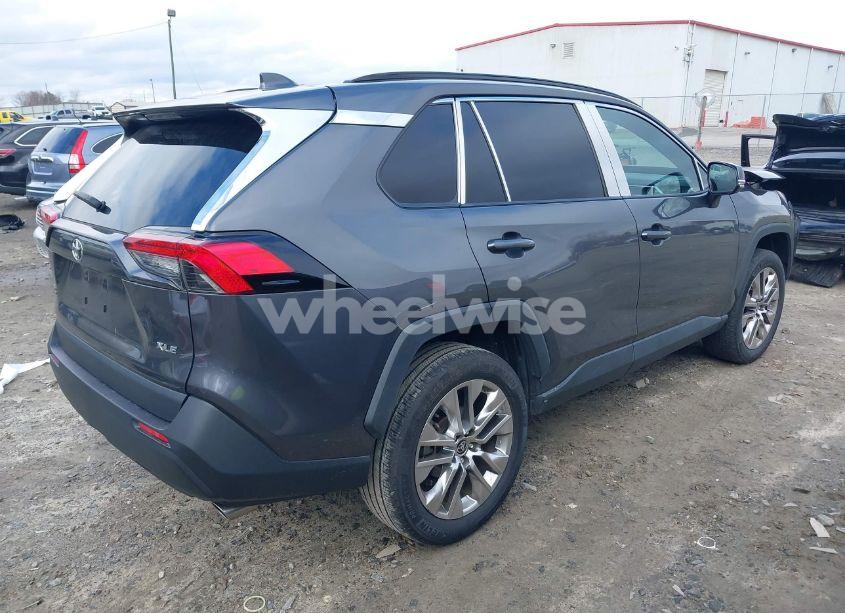 Photo 4 of 2021 Toyota Rav4 XLE PREMIUM (VIN 2T3C1RFV7MW149279)