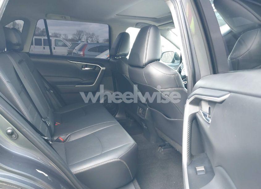 Photo 8 of 2021 Toyota Rav4 XLE PREMIUM (VIN 2T3C1RFV7MW149279)