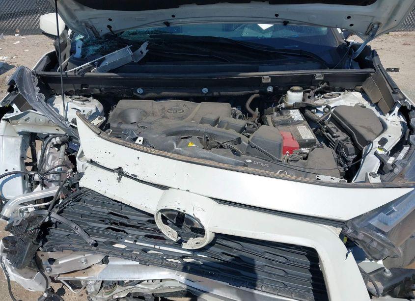 Photo 10 of 2022 Toyota Rav4 XLE PREMIUM (VIN 2T3C1RFV7NW210731)