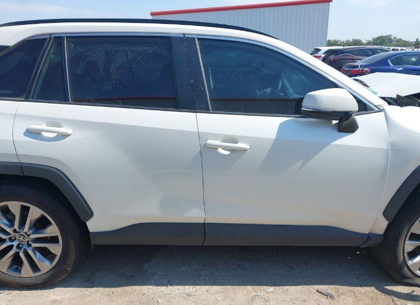 Photo 13 of 2022 Toyota Rav4 XLE PREMIUM (VIN 2T3C1RFV7NW210731)