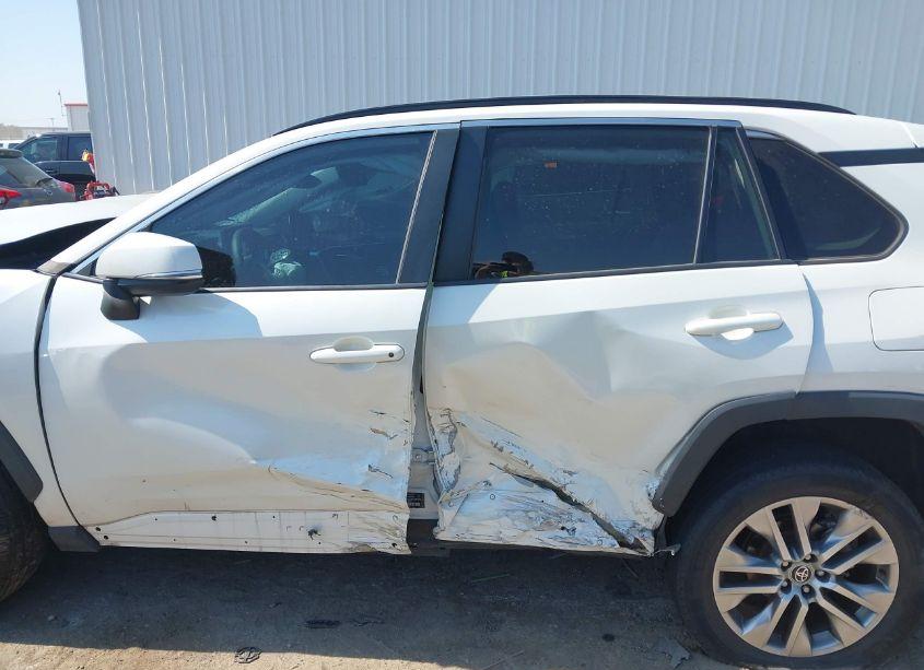 Photo 14 of 2022 Toyota Rav4 XLE PREMIUM (VIN 2T3C1RFV7NW210731)