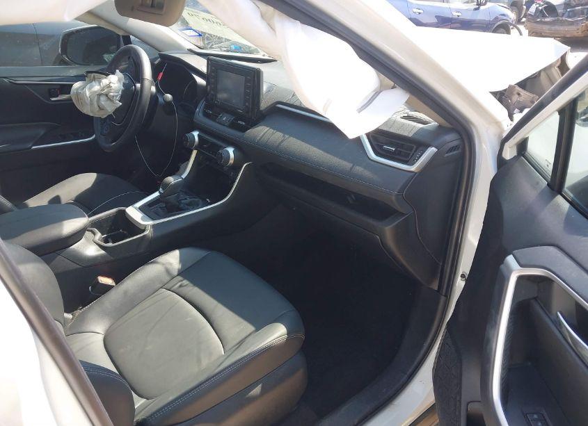 Photo 5 of 2022 Toyota Rav4 XLE PREMIUM (VIN 2T3C1RFV7NW210731)