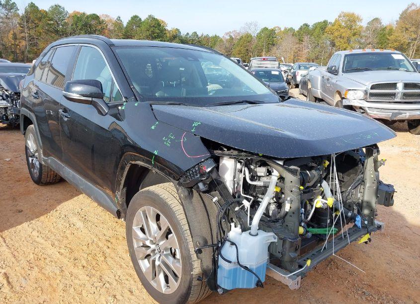 2023 Toyota Rav4 XLE PREMIUM (VIN 2T3C1RFV7PC228036) main photo