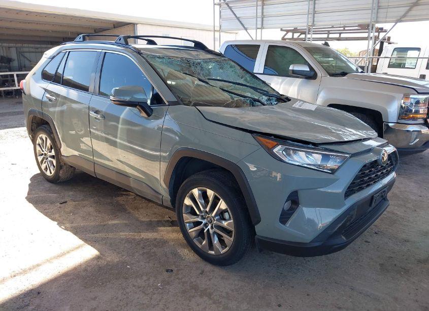 2020 Toyota Rav4 XLE PREMIUM (VIN 2T3C1RFV8LW098454) main photo