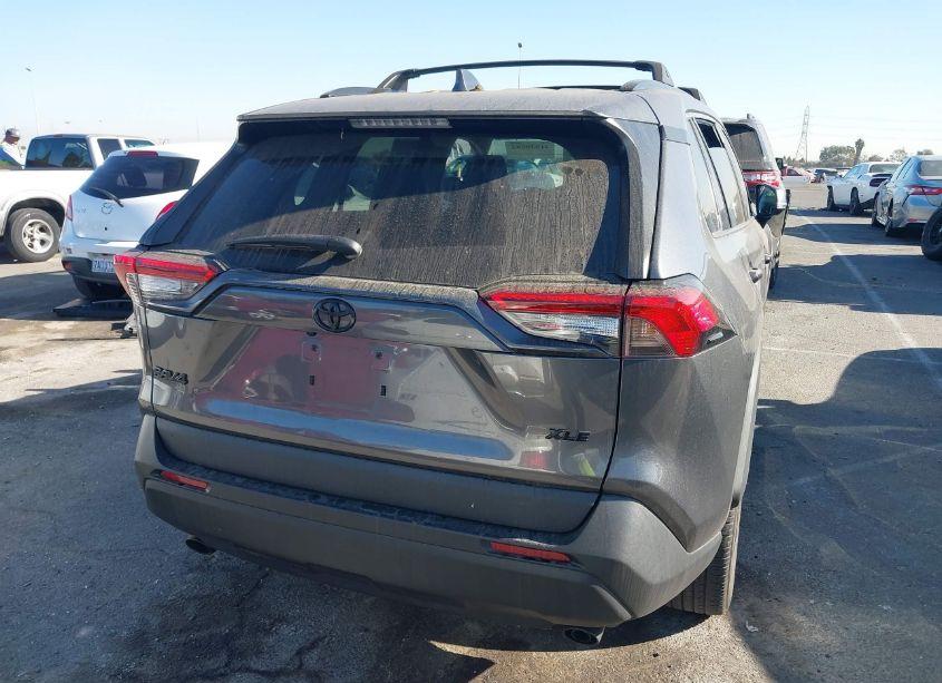 Photo 16 of 2021 Toyota Rav4 XLE PREMIUM (VIN 2T3C1RFV8MC137725)